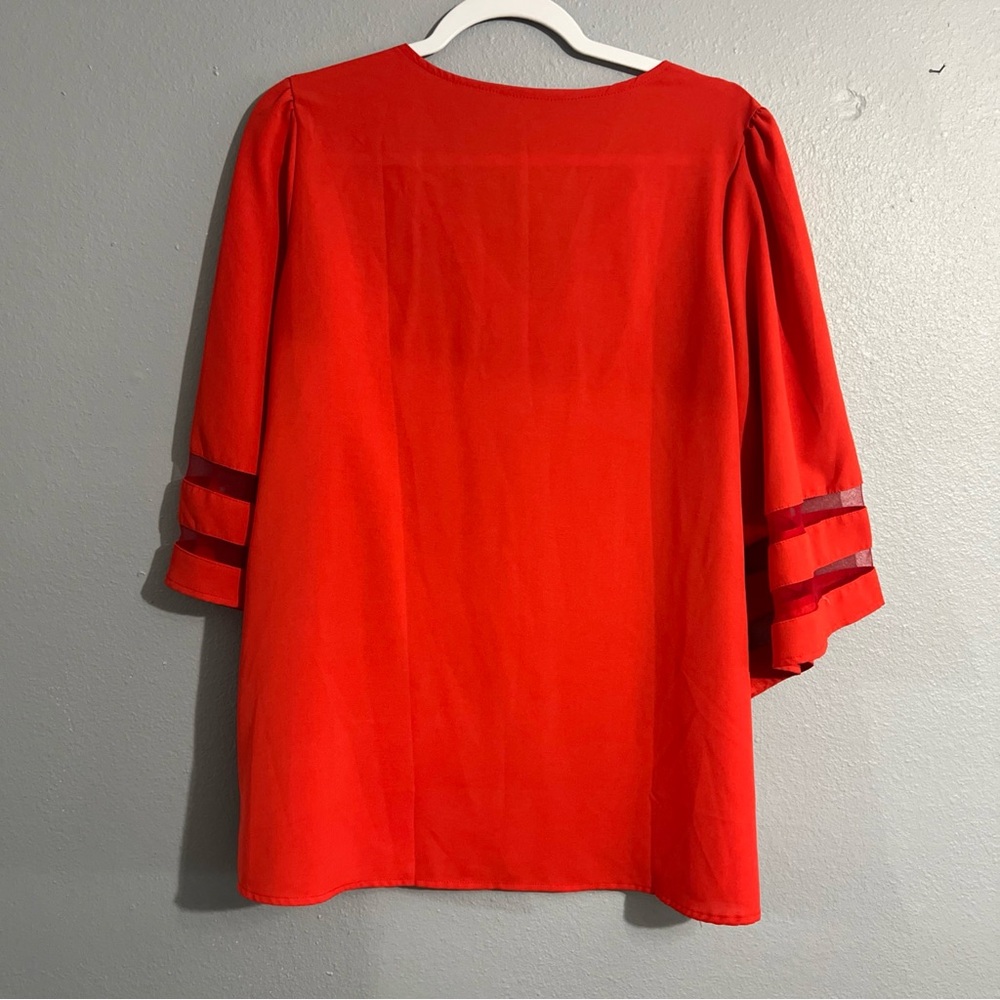 Coral Red Flowy V-Neck Women's Size XL Blouse Top 3/4 Bell Sleeves - Picture 2 of 11